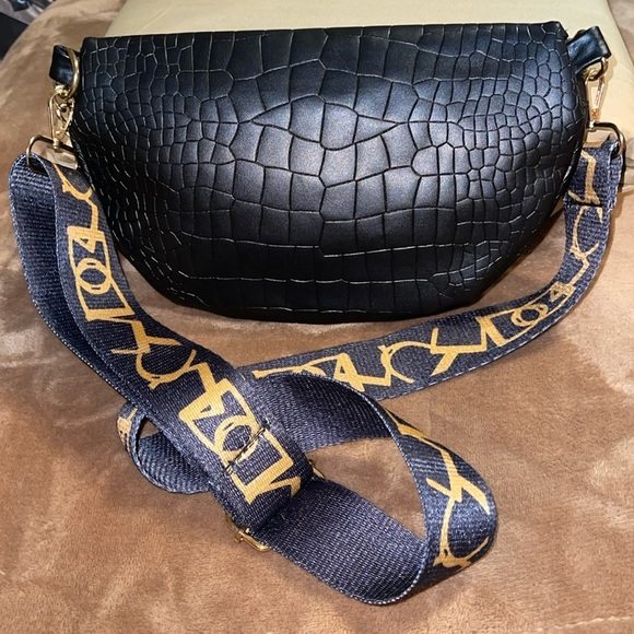 💥VAIKANHAI SHOULDER GOLD ACCENT CHAIN BAG - Picture 6 of 7